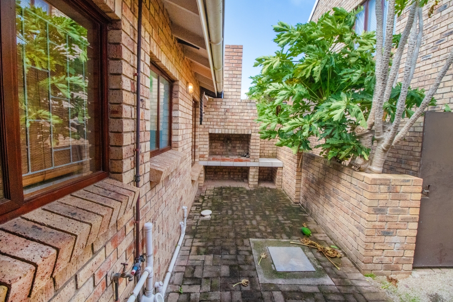 4 Bedroom Property for Sale in Jeffreys Bay Central Eastern Cape